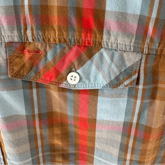 Mountain Hardwear Plaid Cotton Blend Shirt. Size Medium. - Picture 4 of 10
